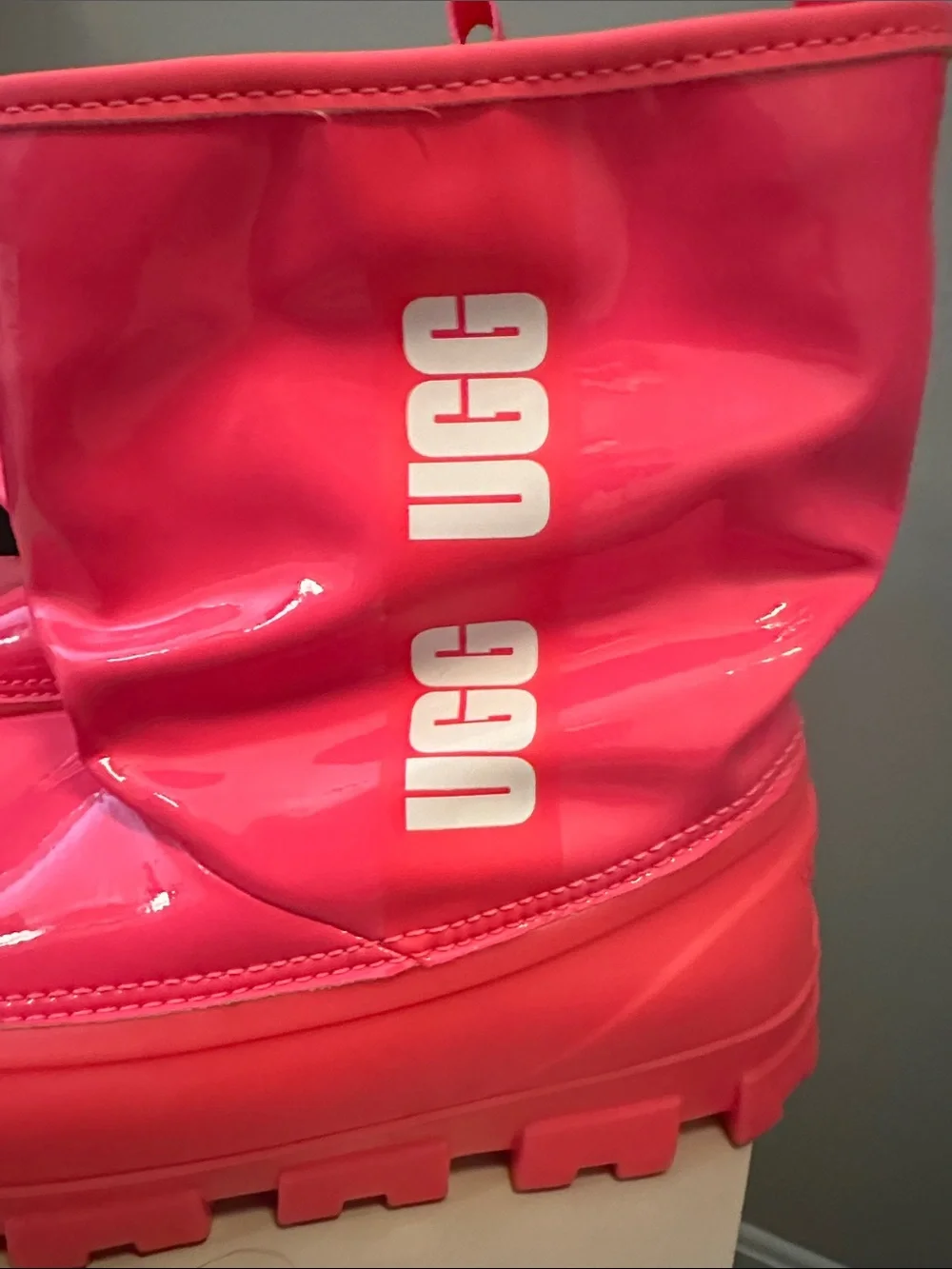 NWT UGG Neon Pink Chunky Lug Rain Boots
